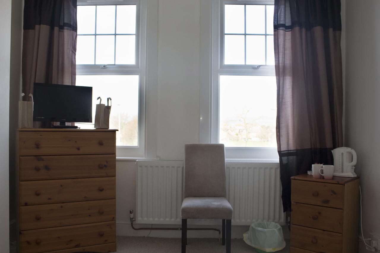 Park Inn Hotel Folkestone Bagian luar foto